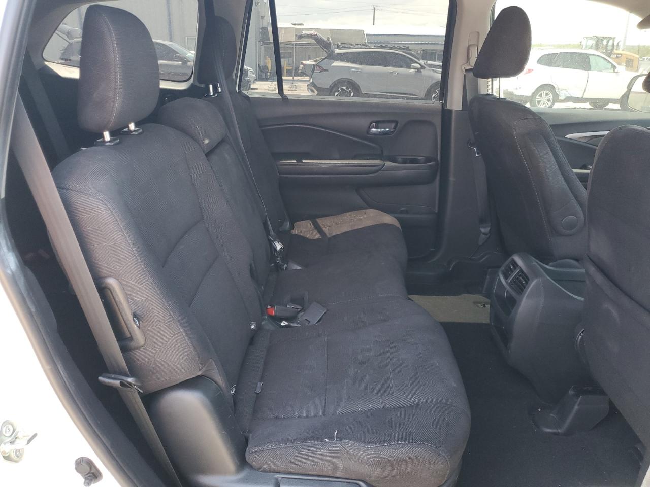 2020 Honda Pilot Lx VIN: 5FNYF5H15LB015143 Lot: 60089265
