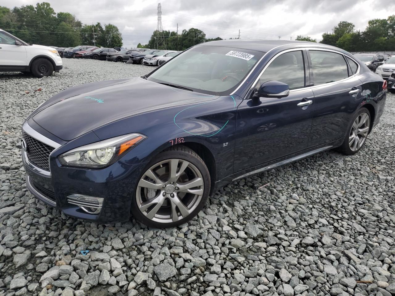 2017 Infiniti Q70L 3.7 for Sale in Mebane, NC - Top/Roof
