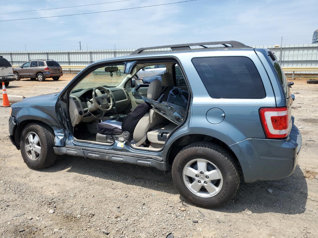 FORD ESCAPE 2010 VIN 1FMCU0D77AKD05151 zdjęcie 2