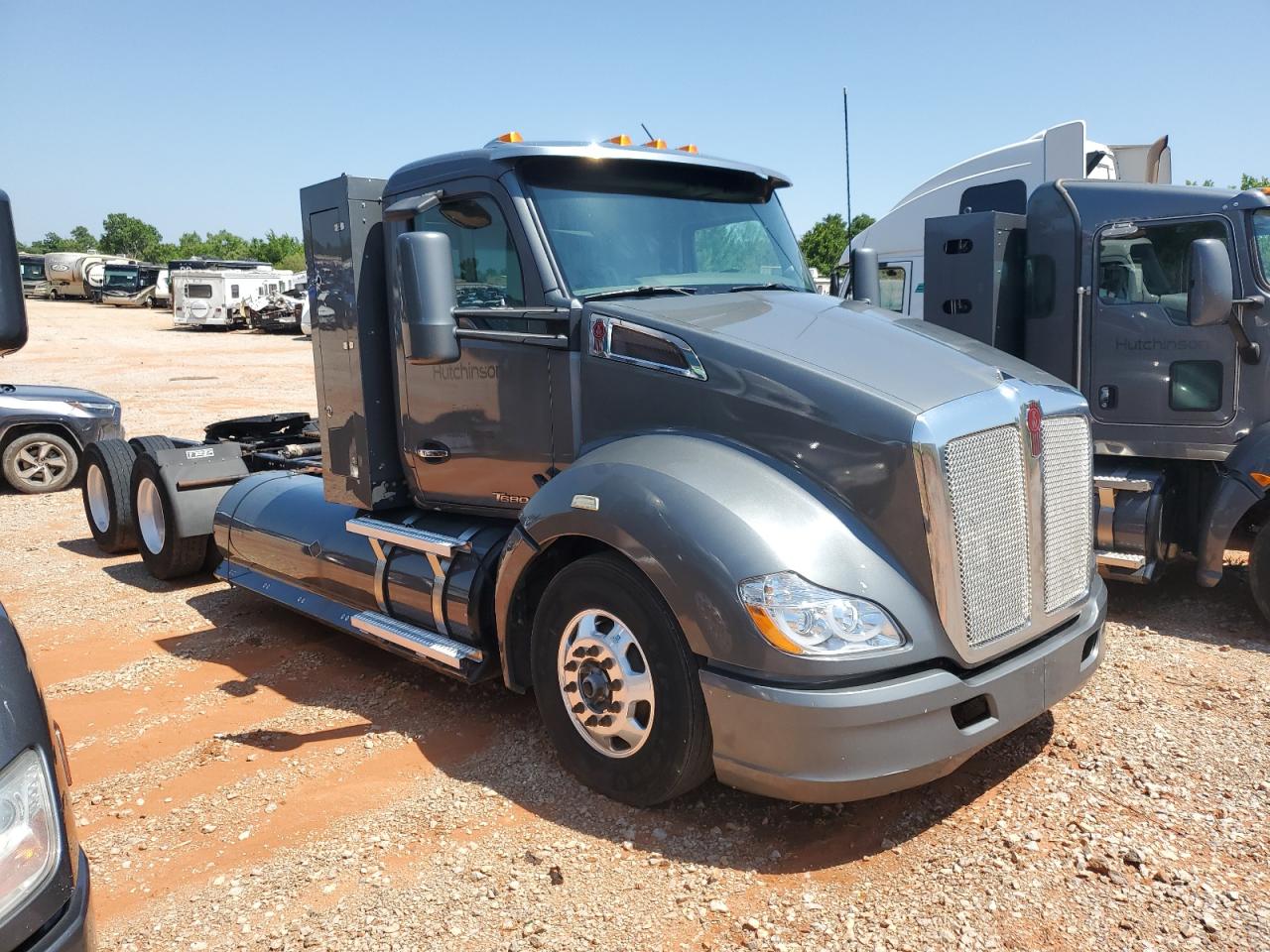 2015 Kenworth T680 Semi Truck en Venta en Oklahoma City, OK - Minor Dent/Scratches