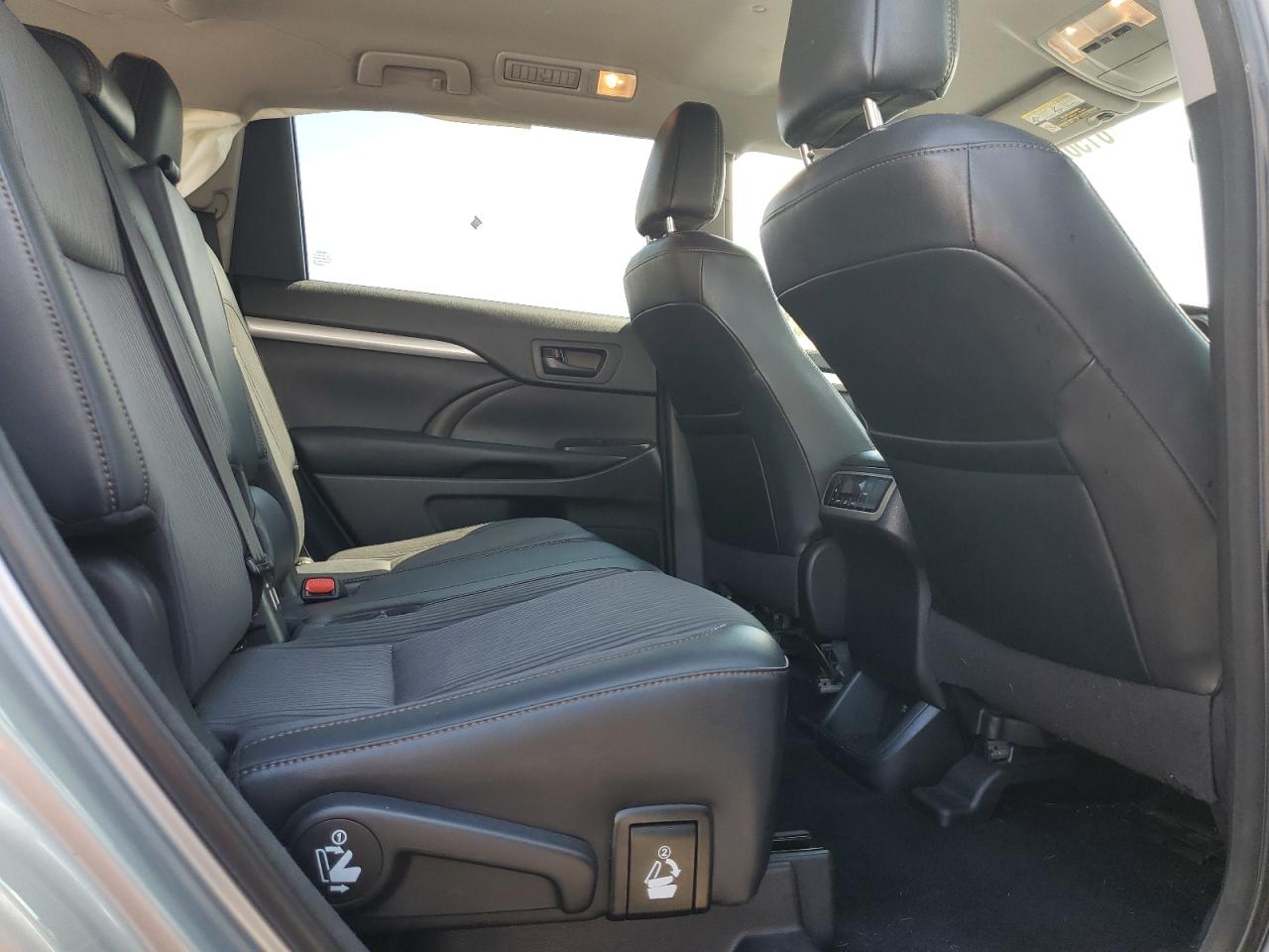 5TDBZRFH0JS809397 TOYOTA HIGHLANDER 2018