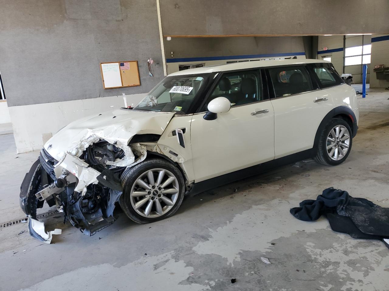 2016 Mini Cooper Clubman продається в Sandston, VA - Front End