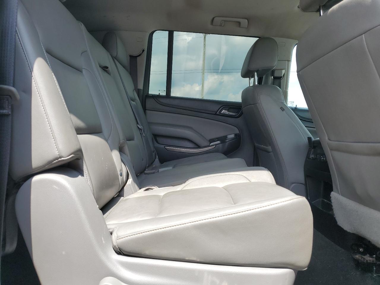 2018 Chevrolet Suburban C1500 Lt VIN: 1GNSCHKC8JR174117 Lot: 62705625