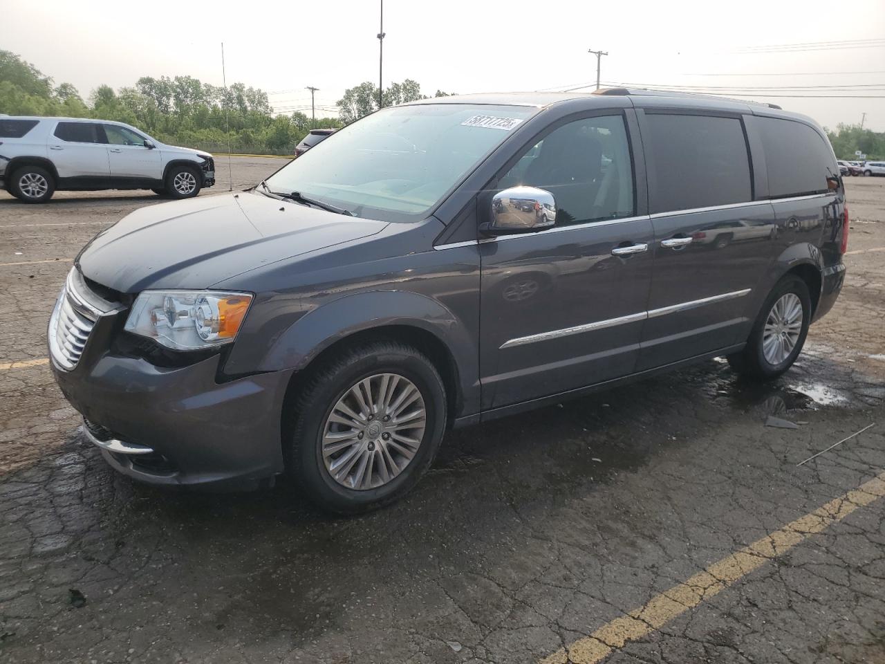 Woodhaven, MI에서 판매 중인 2015 Chrysler Town & Country Limited Platinum - Front End