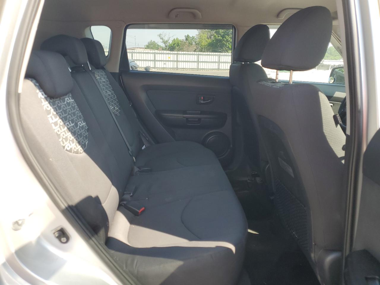 2010 Kia Soul + VIN: KNDJT2A23A7160728 Lot: 60966815