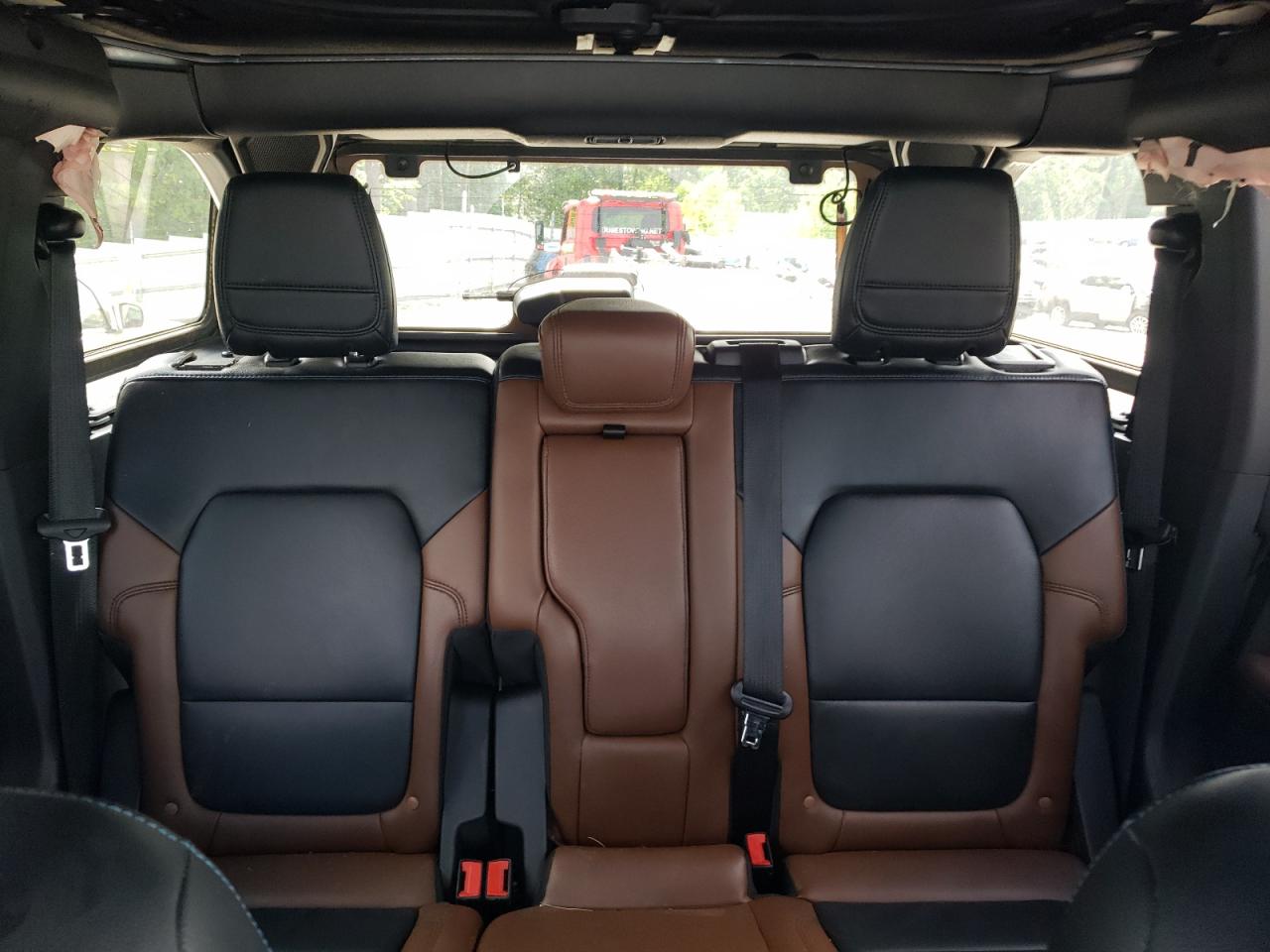 2022 Ford Bronco Base VIN: 1FMDE5DH4NLA87161 Lot: 61864015