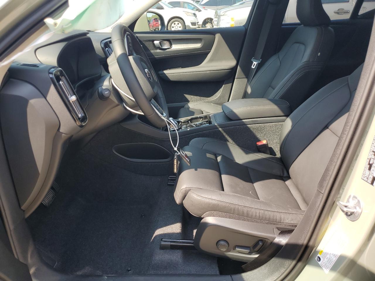 2025 Volvo Xc40 Plus VIN: YV4L12UE9S2601455 Lot: 60730115