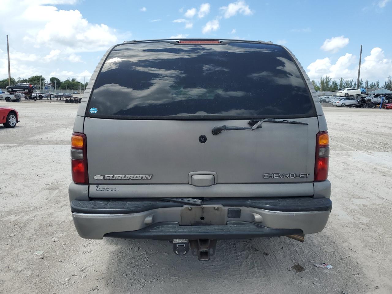 2003 Chevrolet Suburban C1500 VIN: 1GNEC16Z93J261285 Lot: 61180305