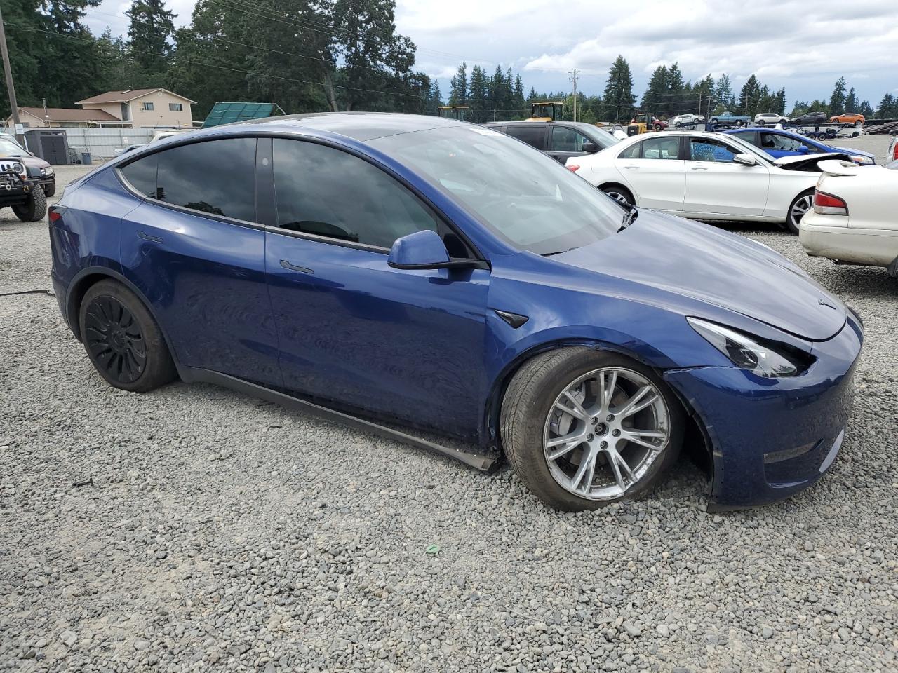 TESLA MODEL Y 2023 VIN 7SAYGDEE3PF811896 фото 4
