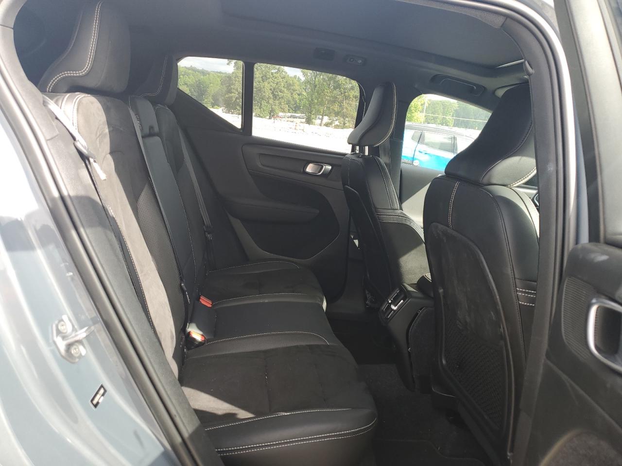 2020 Volvo Xc40 T5 R-Design VIN: YV4162UM8L2313007 Lot: 61200165