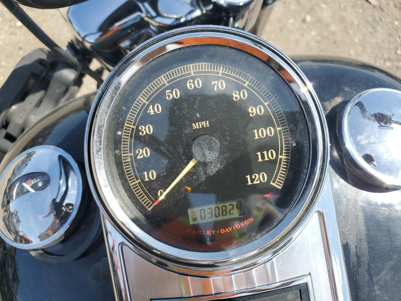 2010 Harley-Davidson Flhrc VIN: 1HD1FR41XAB615847 Lot: 62017195
