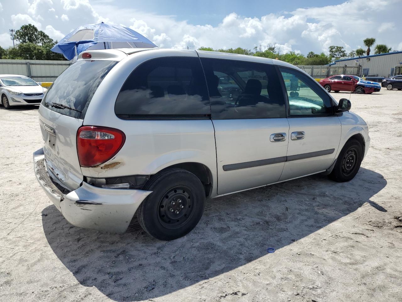 CHRYSLER MINIVAN 2006 VIN 1A4GP45R46B739890 photo 3