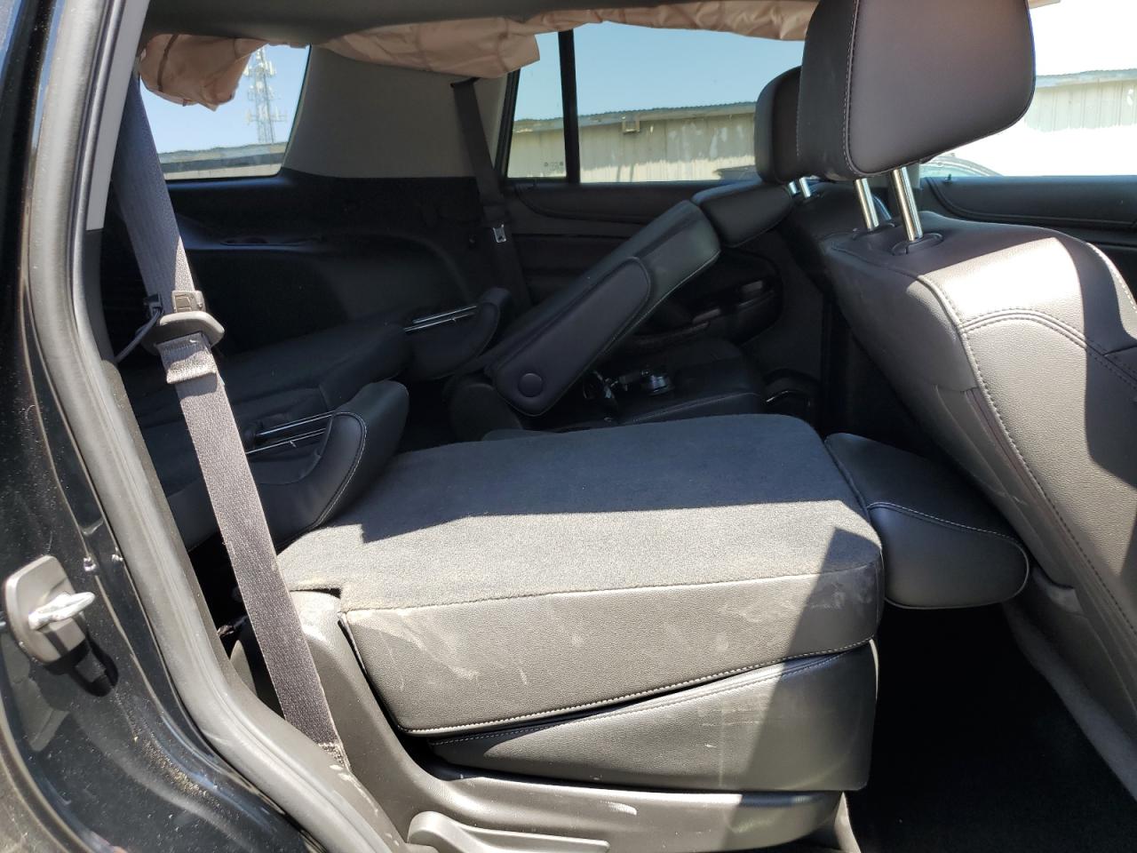 2018 Chevrolet Tahoe K1500 Premier VIN: 1GNSKCKC6JR252500 Lot: 60572445