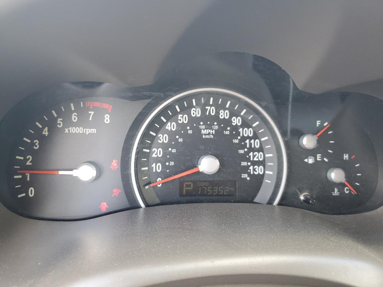 2011 Kia Sedona Lx VIN: KNDMG4C74B6375497 Lot: 61457675