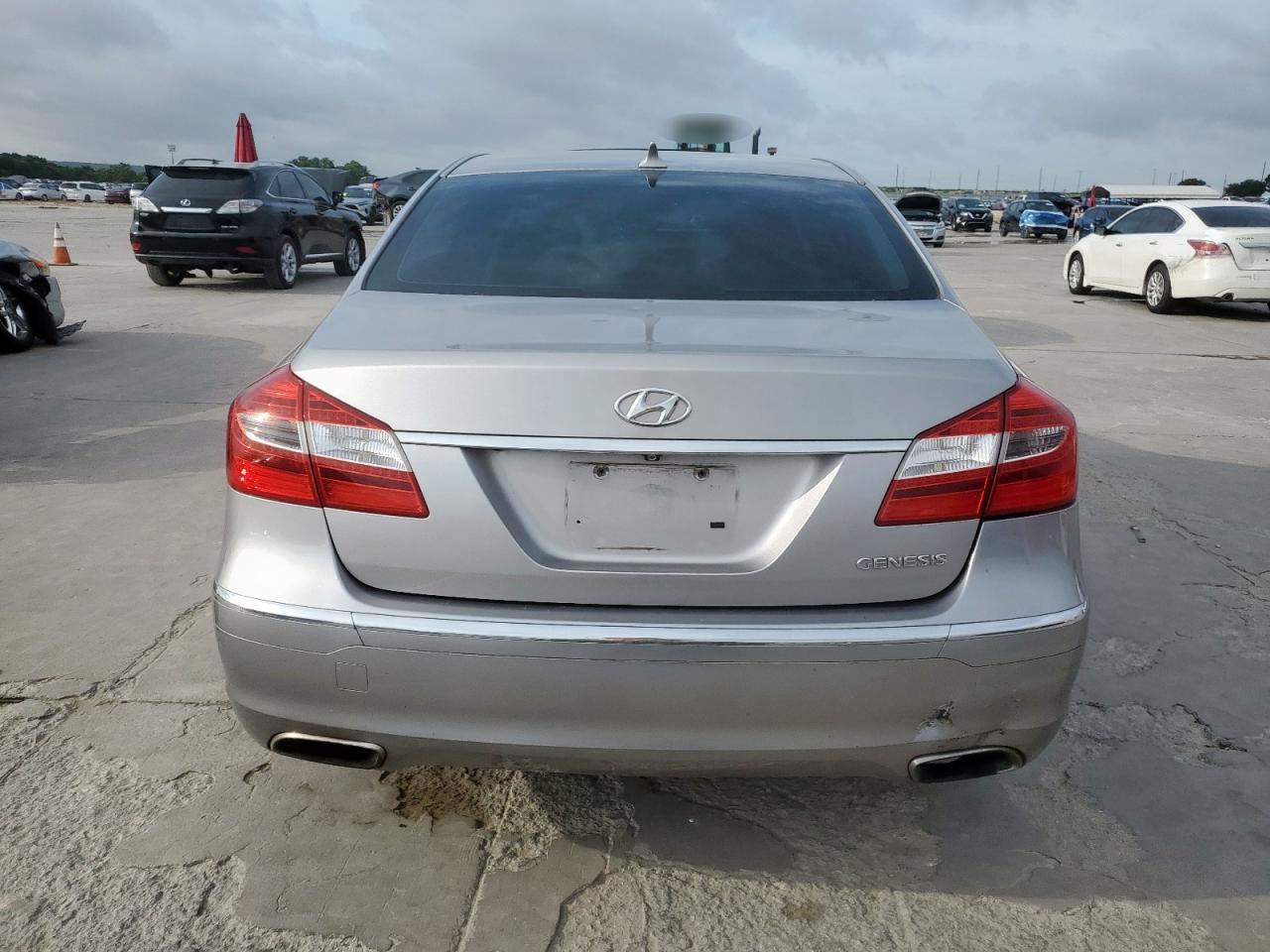 2013 Hyundai Genesis 3.8L VIN: KMHGC4DD8DU227327 Lot: 61156535