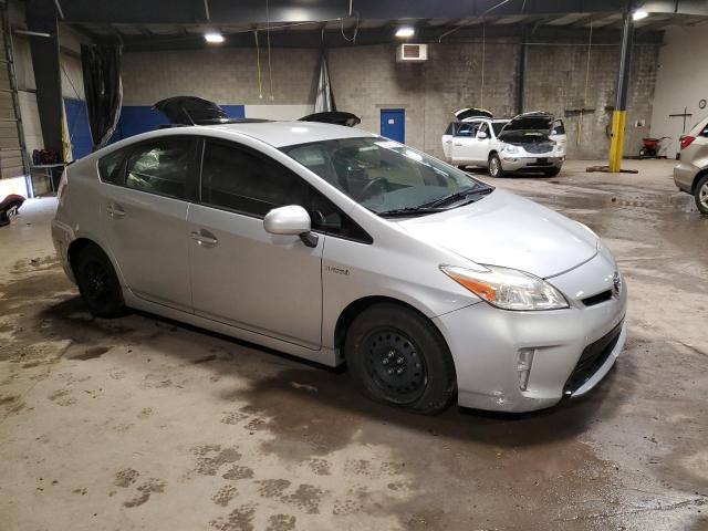  TOYOTA PRIUS 2015 Srebrny