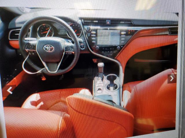 TOYOTA CAMRY 2019 Srebrny