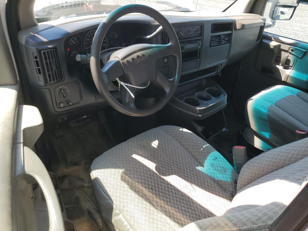 2005 GMC Savana Cutaway G3500 VIN: 1GDJG31U651251668 Lot: 61397705