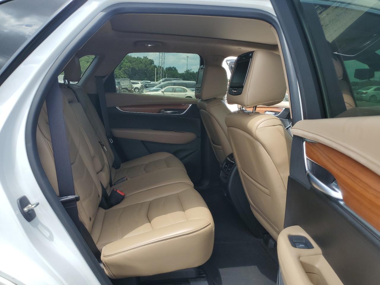2017 Cadillac Xt5 Platinum VIN: 1GYKNFRS0HZ157305 Lot: 62663435
