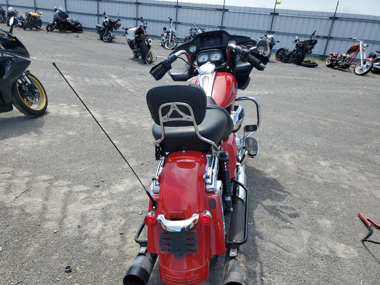 HARLEY-DAVIDSON FL 2023 VIN 1HD1KHC18PB606211 zdjęcie 4