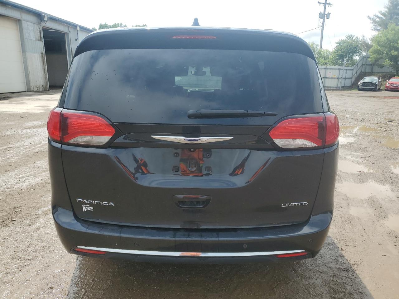 2018 Chrysler Pacifica Limited VIN: 2C4RC1GG2JR353046 Lot: 60729525