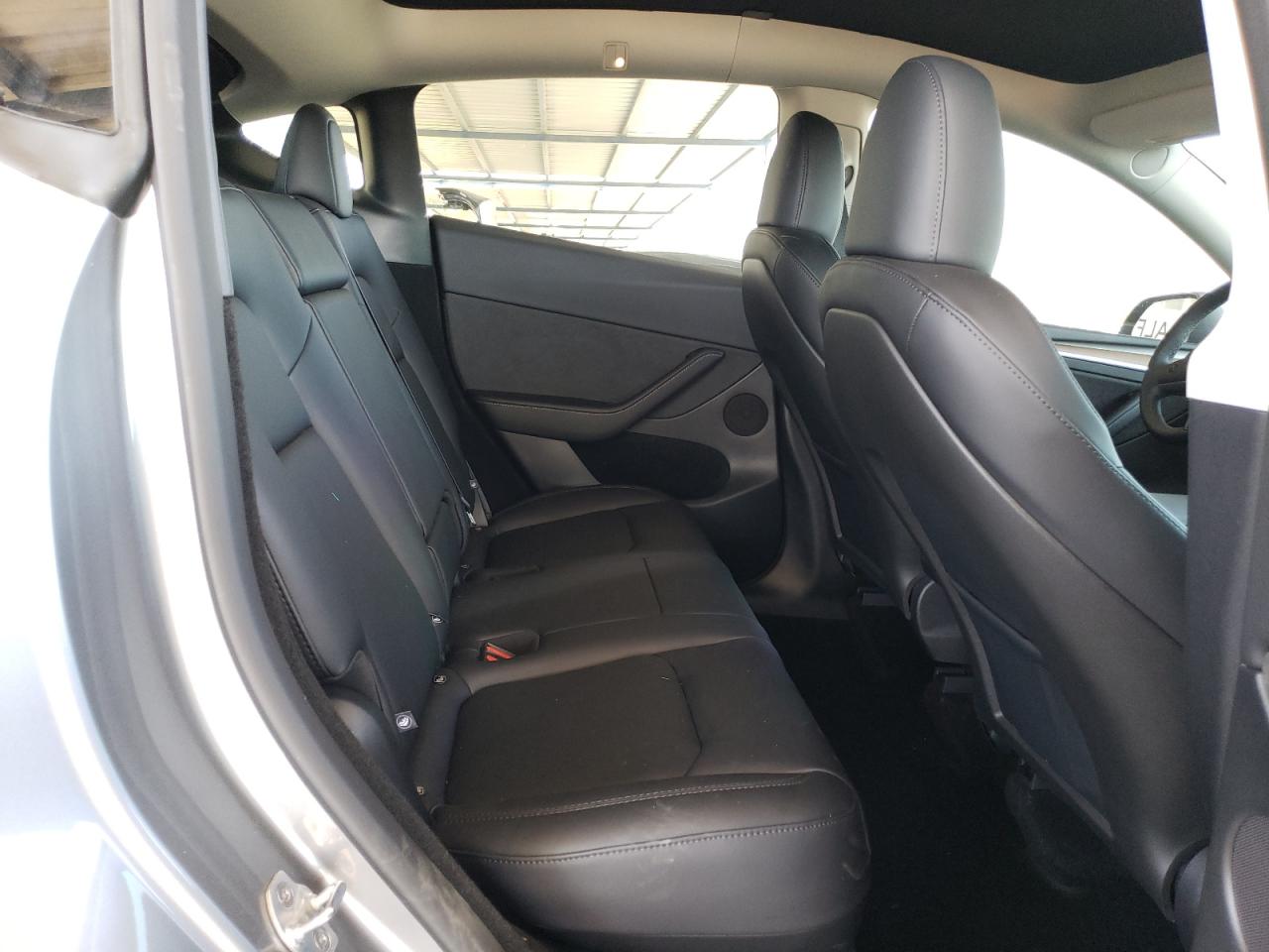 2025 Tesla Model Y VIN: 7SAYGDEE9SF240505 Lot: 60691095