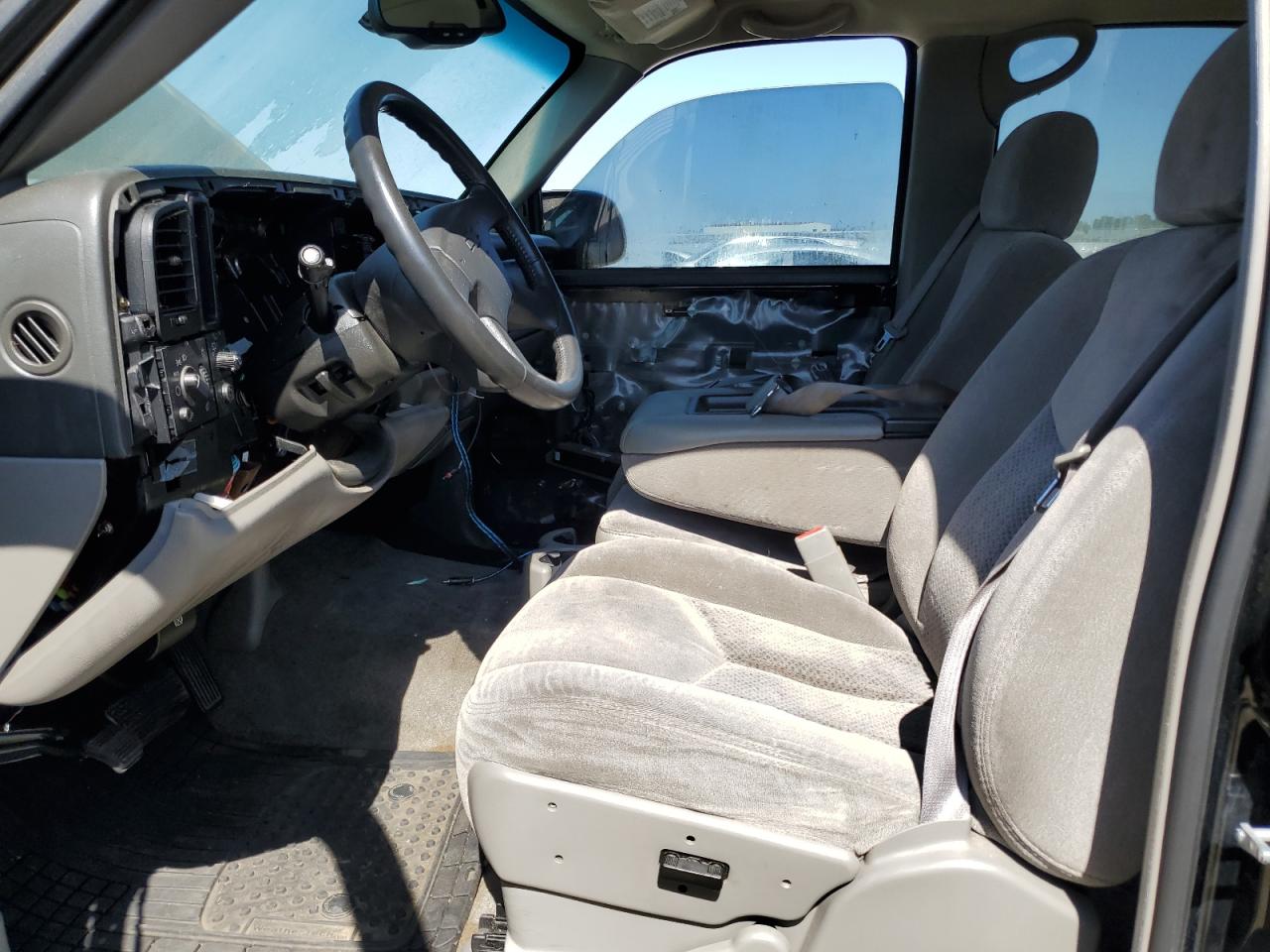 2004 Chevrolet Tahoe C1500 VIN: 1GNEC13V34J302013 Lot: 61393525