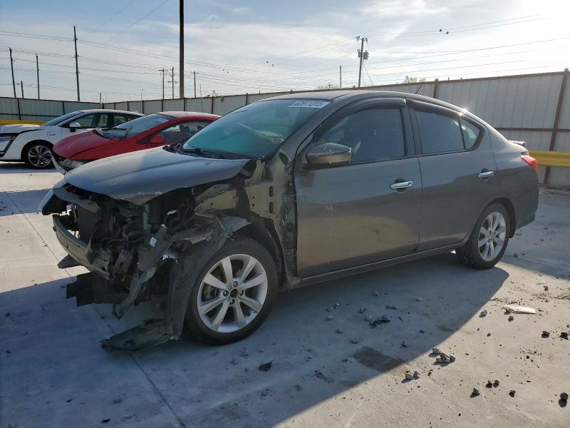  NISSAN VERSA 2015 Brązowy