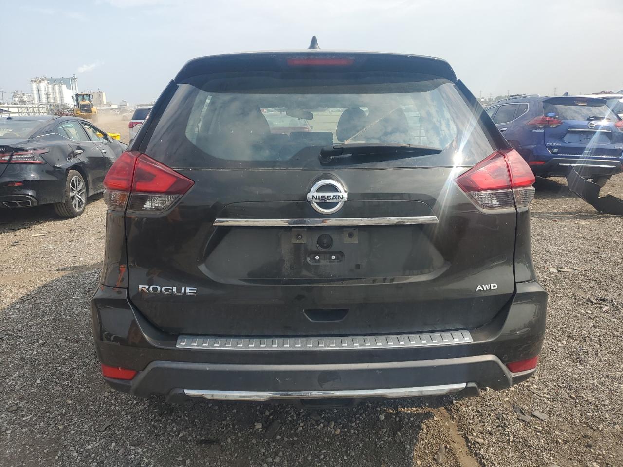 KNMAT2MV2HP517560 NISSAN ROGUE 2017