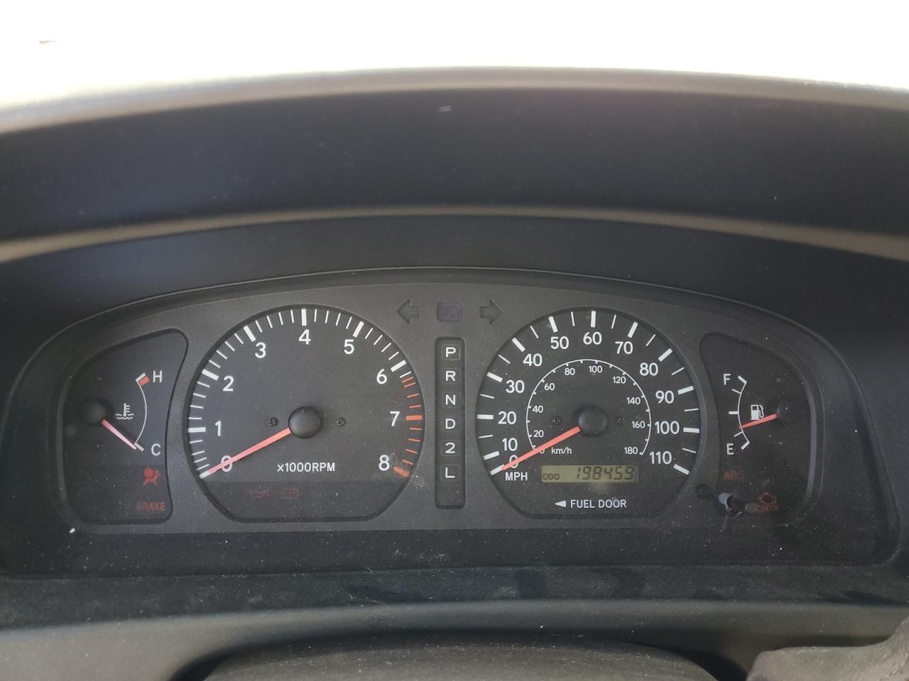 2000 Toyota Sienna Le VIN: 4T3ZF13C3YU292655 Lot: 62398825