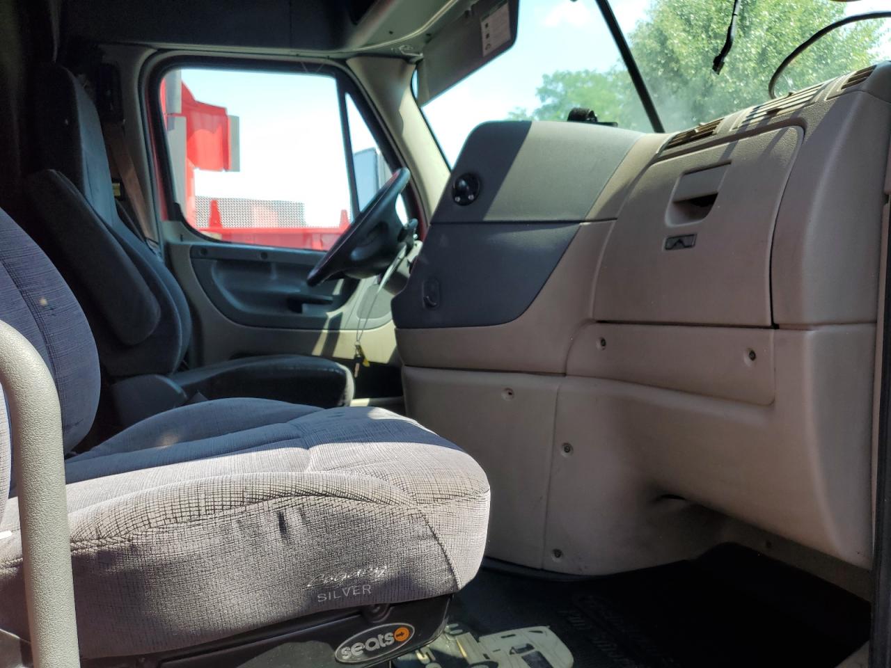 FREIGHTLINER ALL OTHER 2016 VIN 3AKJGHDV7GSHE2906 photo 5
