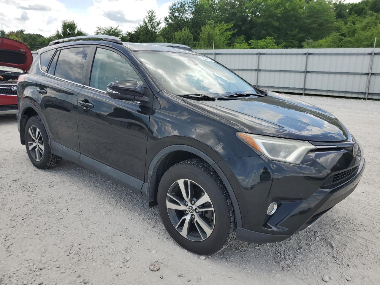 2T3RFREV2JW709685 TOYOTA RAV4 2018