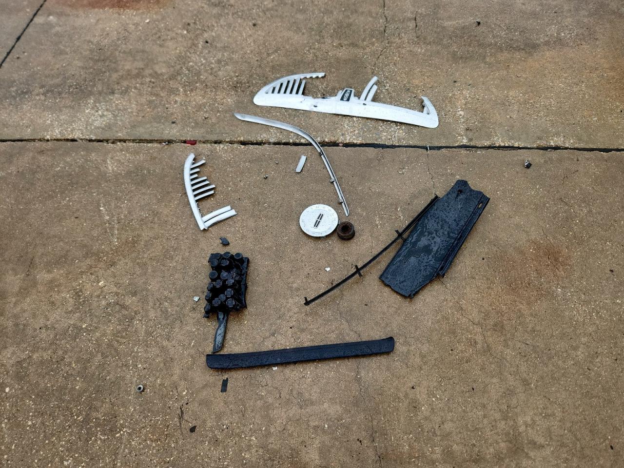 2009 Lincoln Town Car Signature Limited VIN: 2LNHM82V19X610823 Lot: 60232565