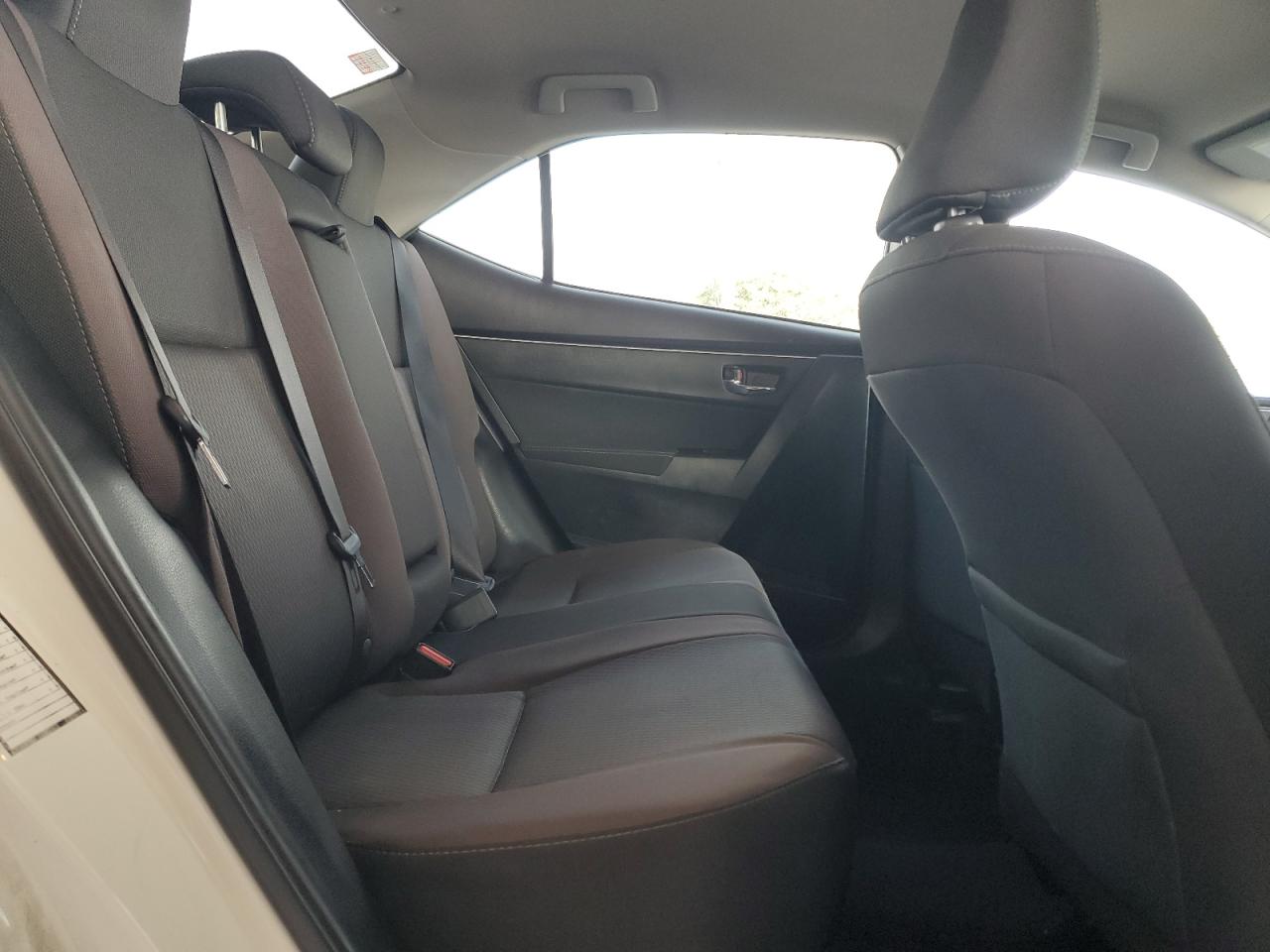 2018 Toyota Corolla L VIN: 5YFBURHE3JP832022 Lot: 62708025