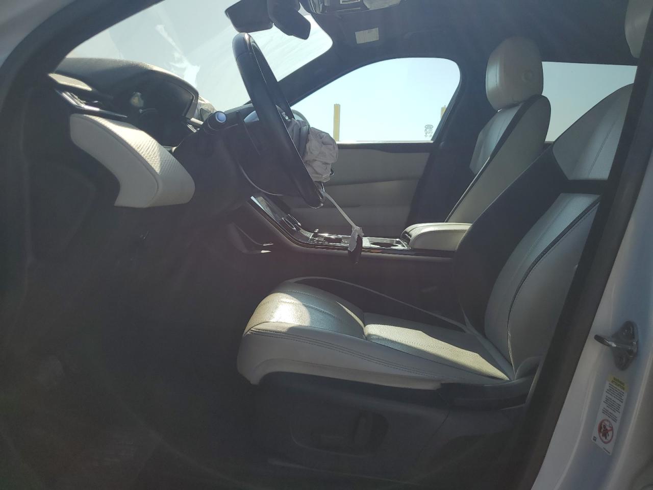 2019 Land Rover Range Rover Velar S VIN: SALYB2EX1KA791918 Lot: 61936025