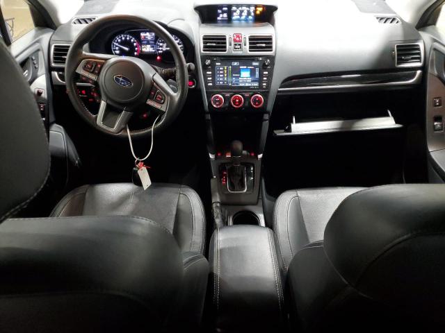  SUBARU FORESTER 2017 Srebrny