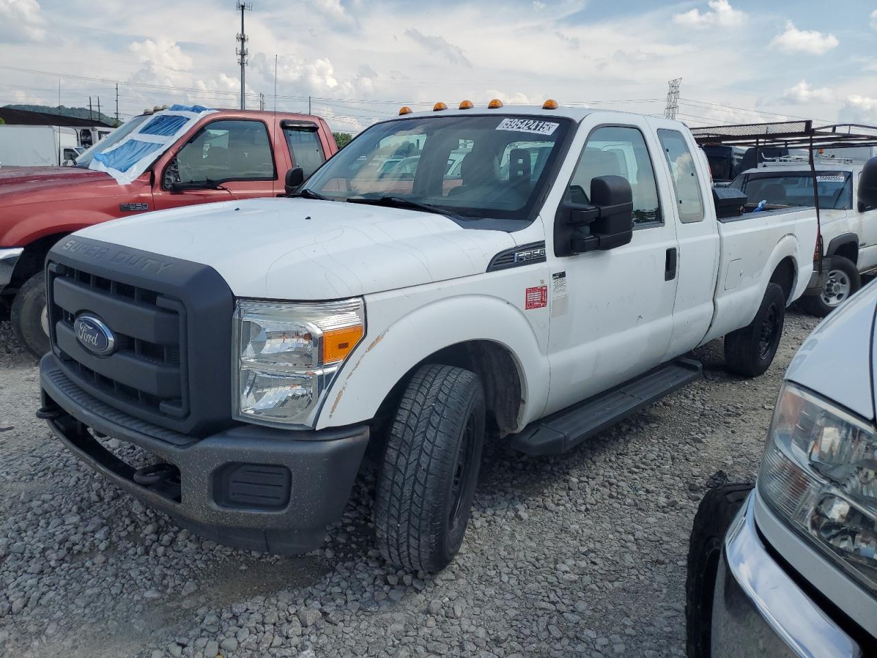 2015 Ford F350 Super Duty იყიდება Louisville-ში, KY - Side
