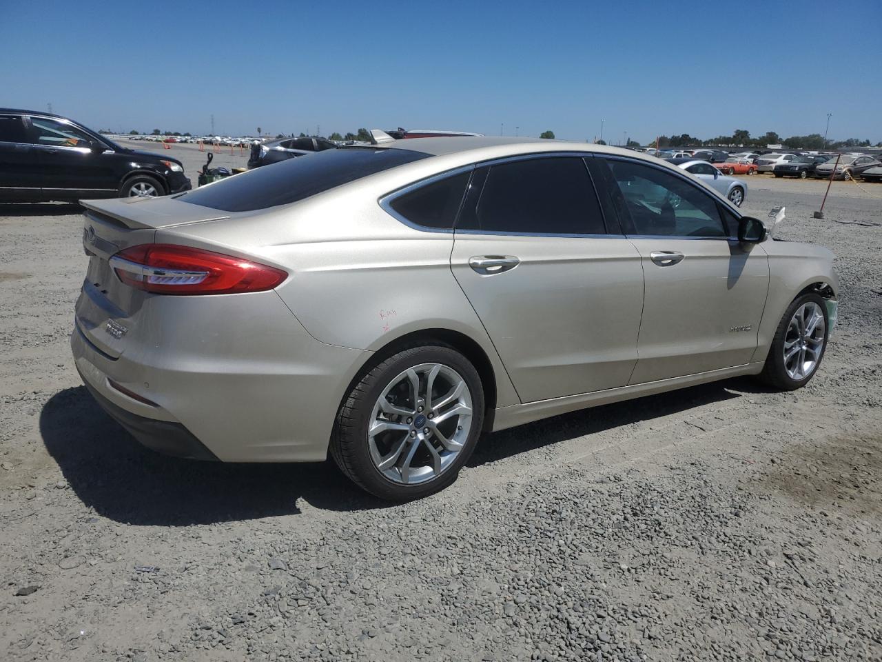 3FA6P0RU8KR235668 FORD FUSION 2019