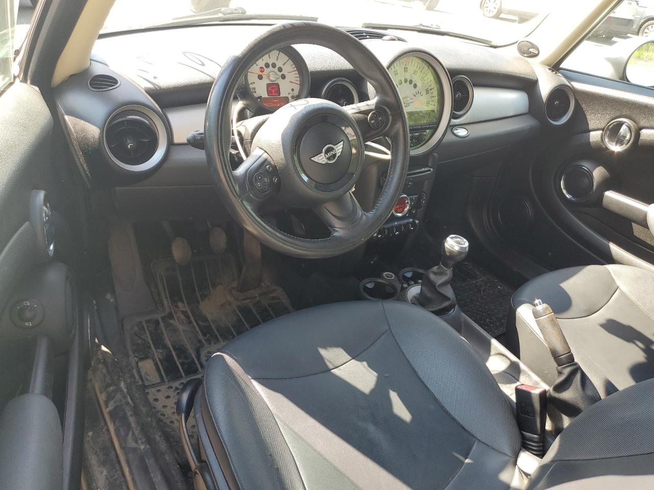 2011 Mini Cooper Clubman VIN: WMWZF3C59BTX82098 Lot: 63068975