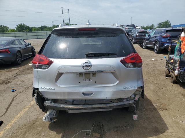  NISSAN ROGUE 2017 Srebrny