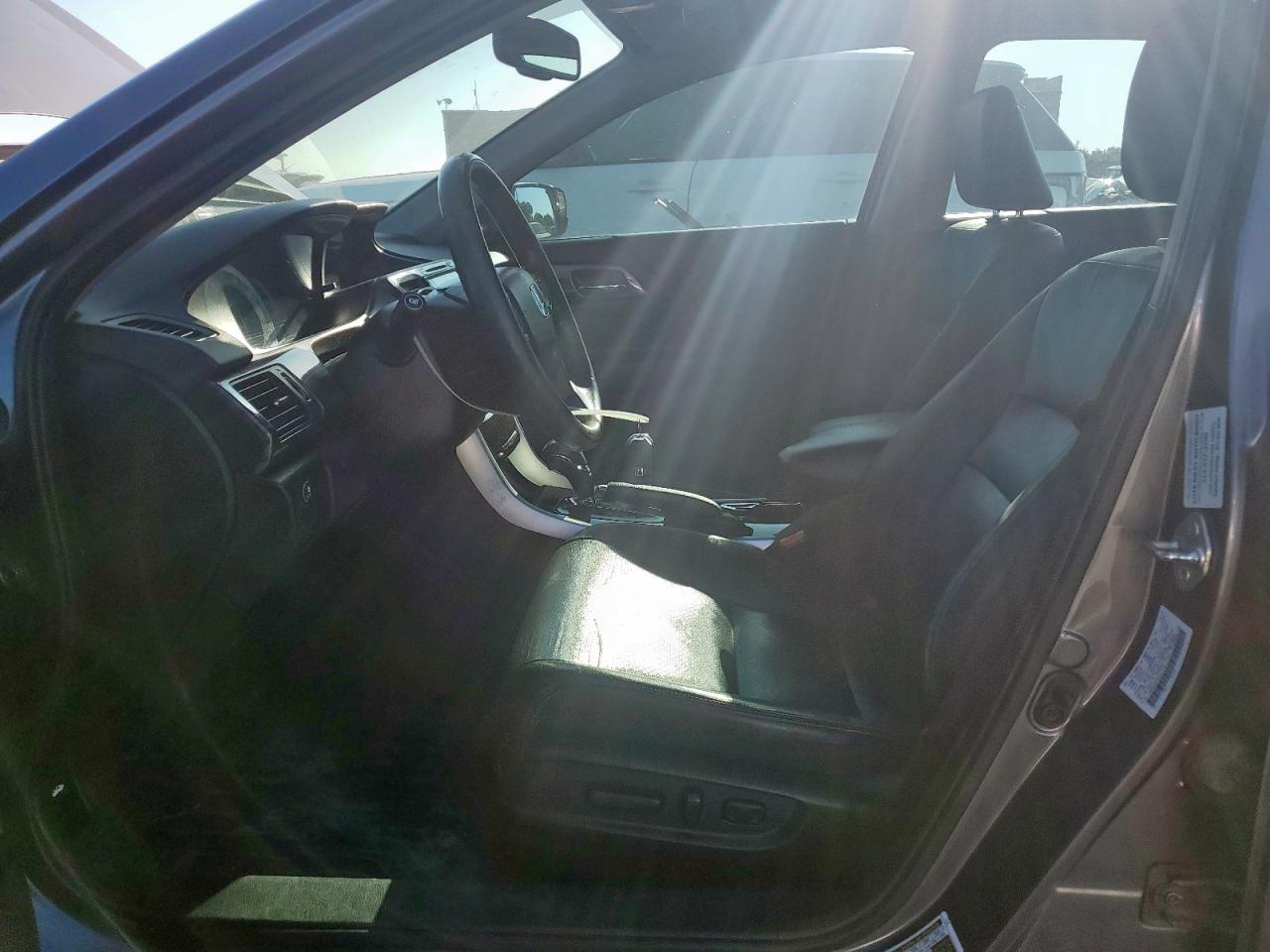 1HGCR3F87GA000259 HONDA ACCORD 2016