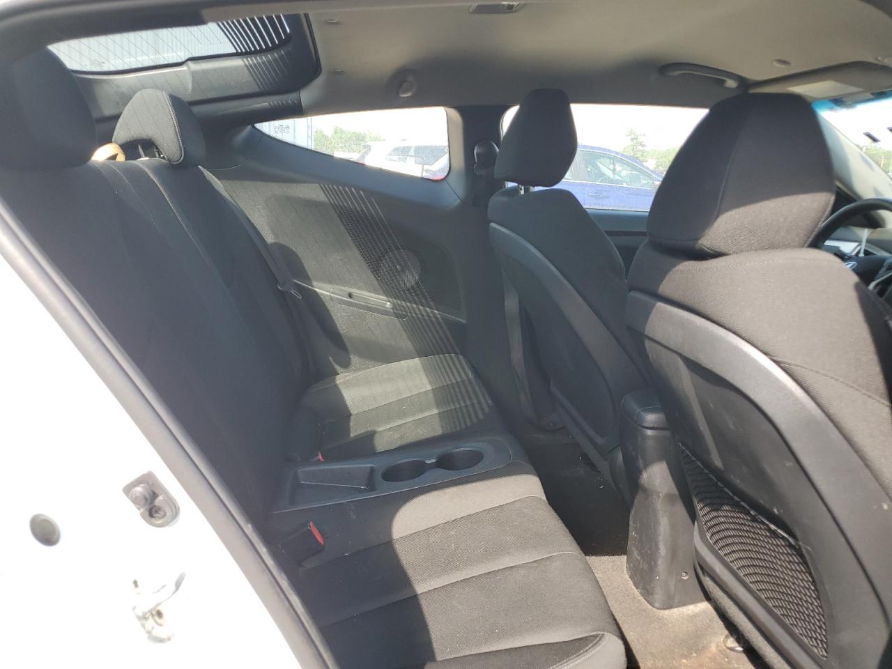 2016 Hyundai Veloster VIN: KMHTC6AD3GU270914 Lot: 60372885