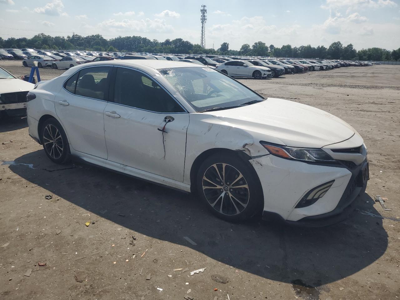 TOYOTA CAMRY 2018 VIN JTNB11HK3J3002418 zdjęcie 4