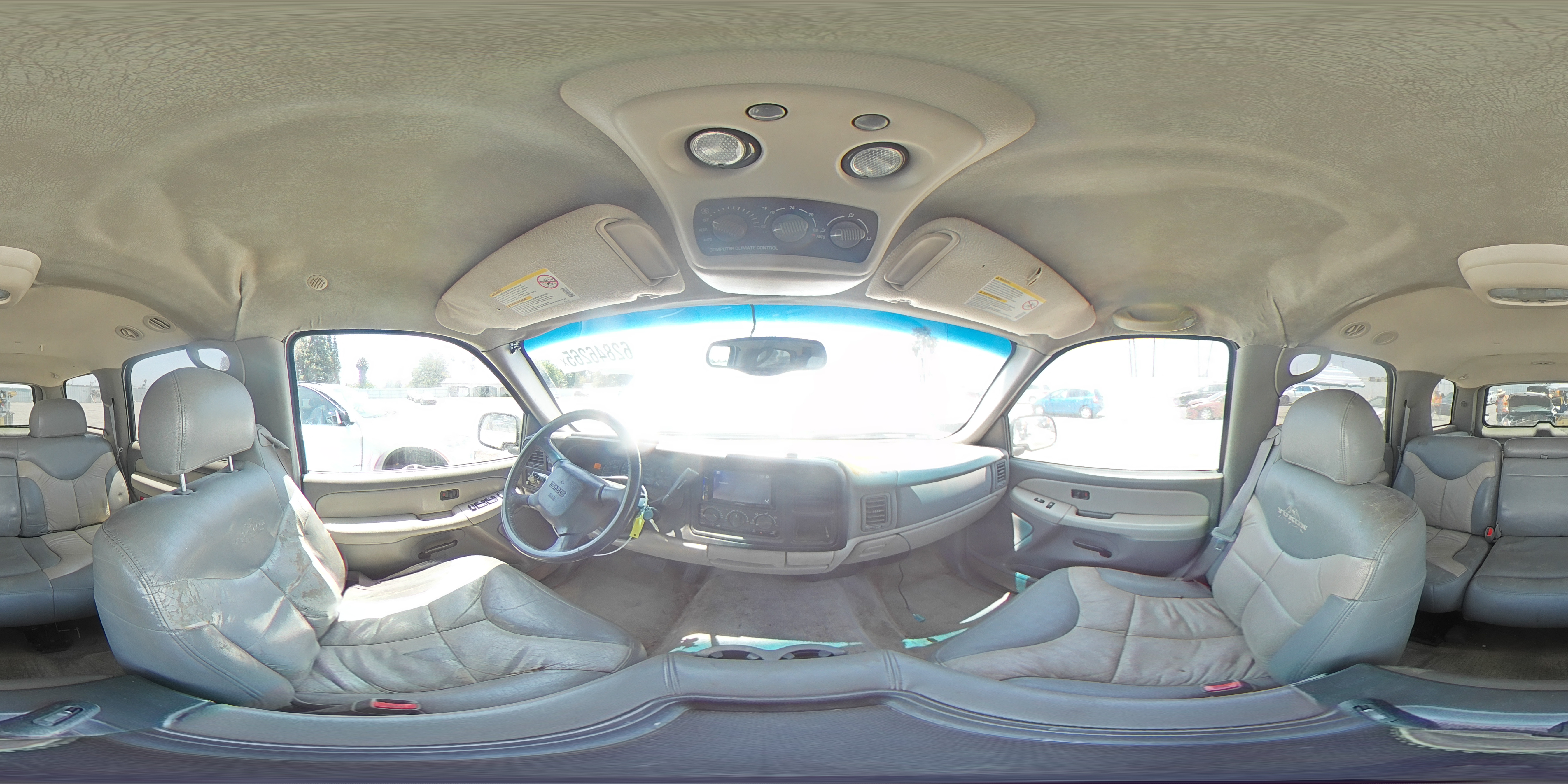 2002 GMC Yukon VIN: 1GKEC13V72R253670 Lot: 62846265
