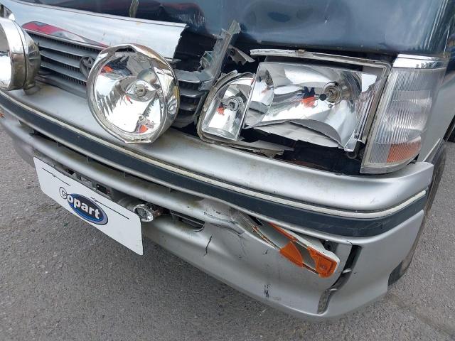 1995 TOYOTA HI-ACE