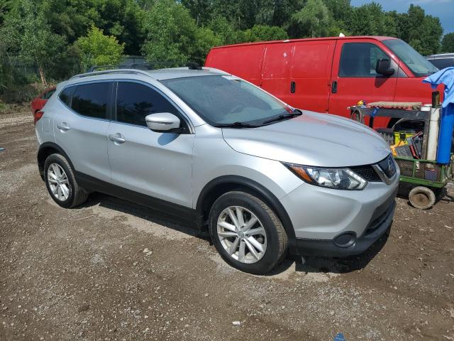  NISSAN ROGUE 2018 Серебристый