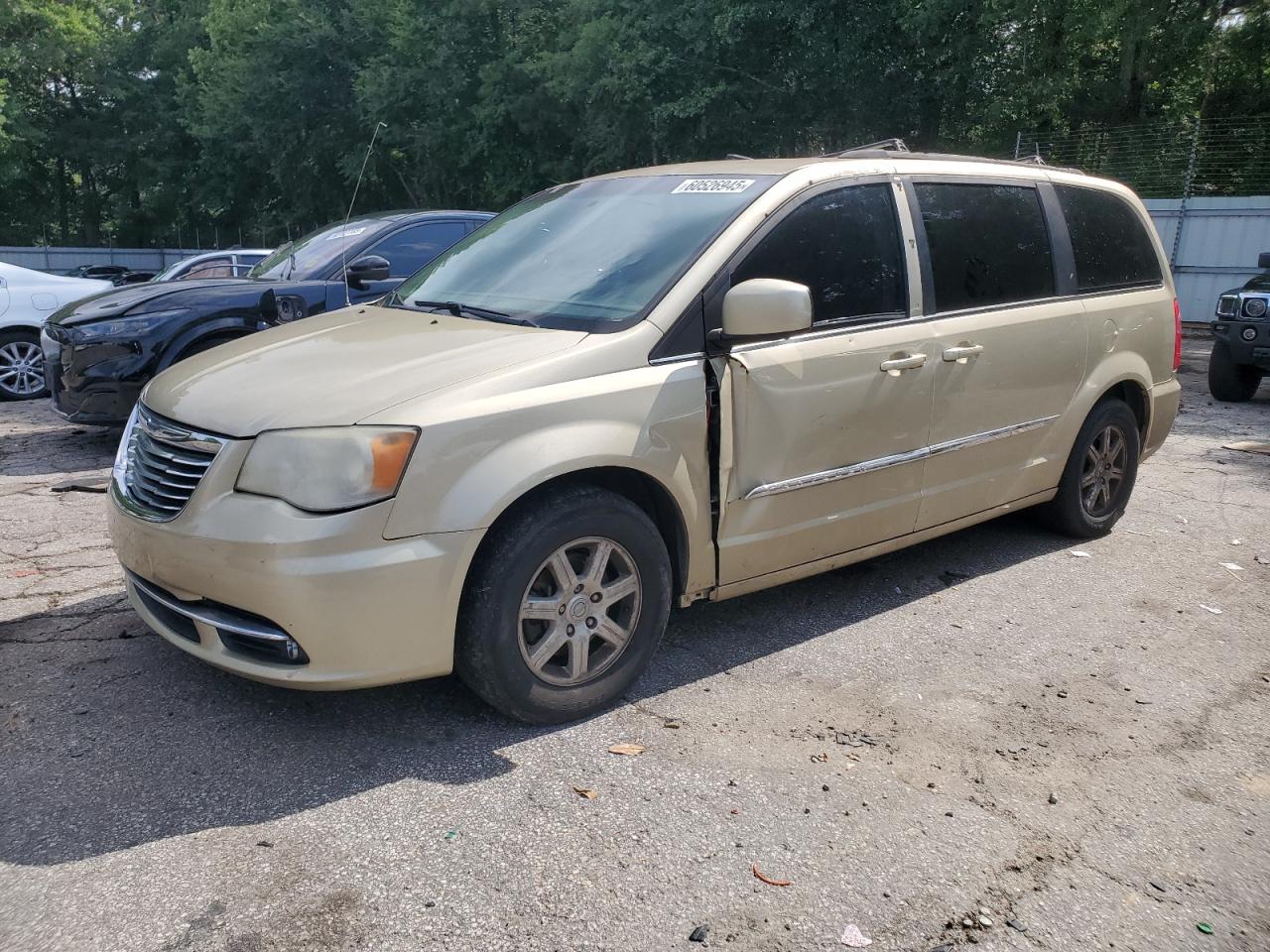 Austell, GA에서 판매 중인 2011 Chrysler Town & Country Touring L - Front End