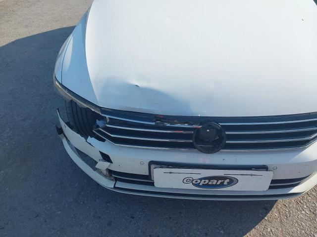 2015 VOLKSWAGEN PASSAT SE