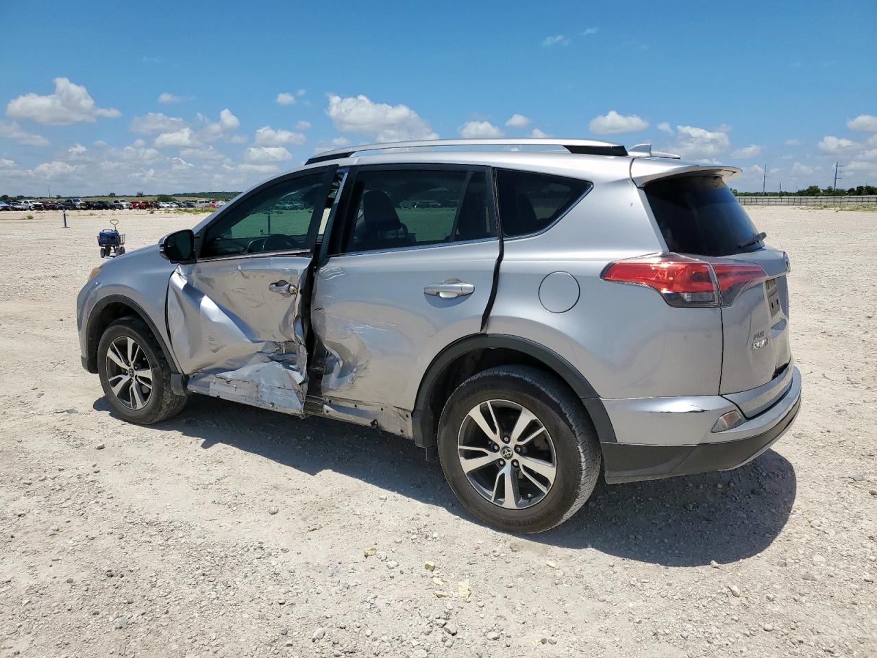 TOYOTA RAV4 2017 VIN 2T3WFREV3HW358119 zdjęcie 2