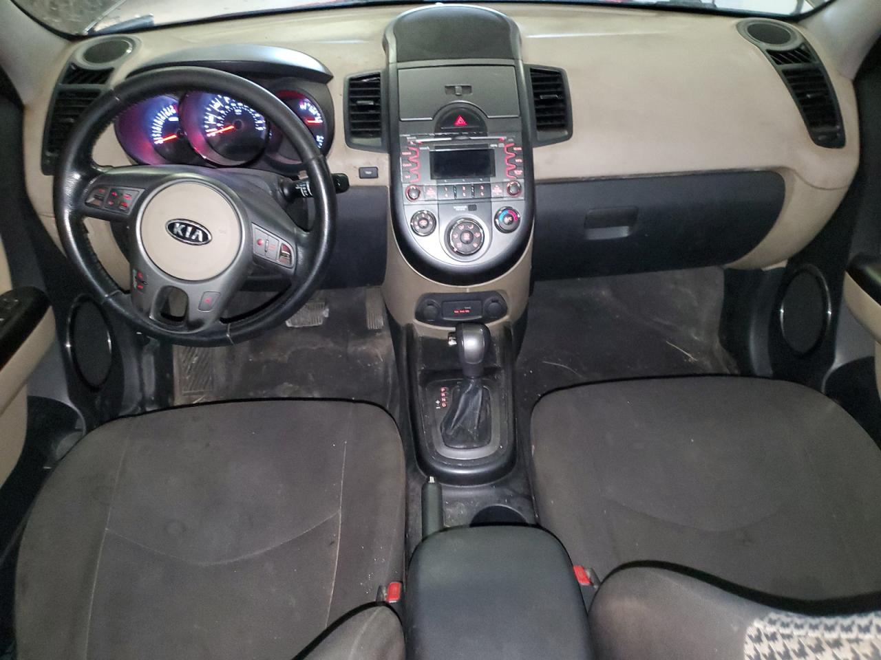 2011 Kia Soul + VIN: KNDJT2A22B7201139 Lot: 62880845